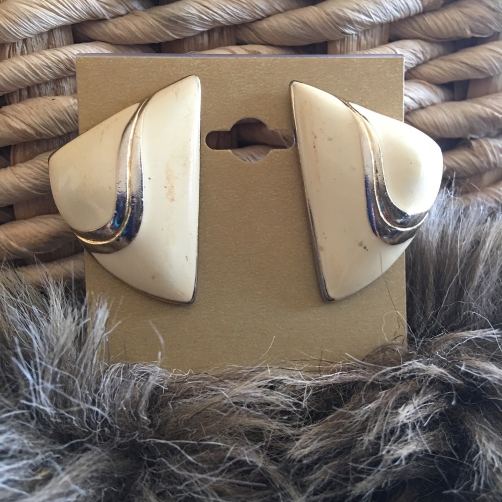 Vintage 80s cream enamel statement earrings